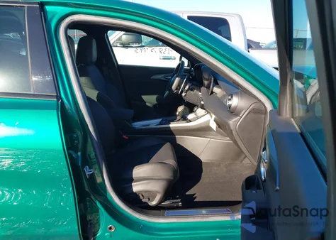 2024 Alfa Romeo Tonale Veloce Eawd z USA, uszkodzony, nr VIN ZASPATDW0R3048948